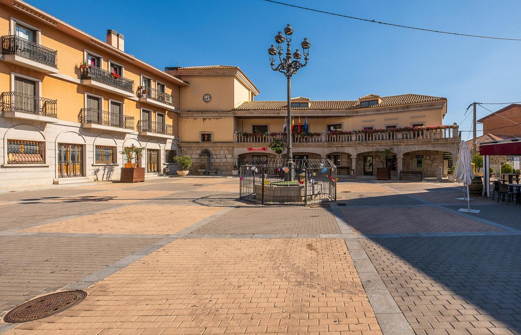 La Puerta Verde Mataelpino Dış mekan fotoğraf